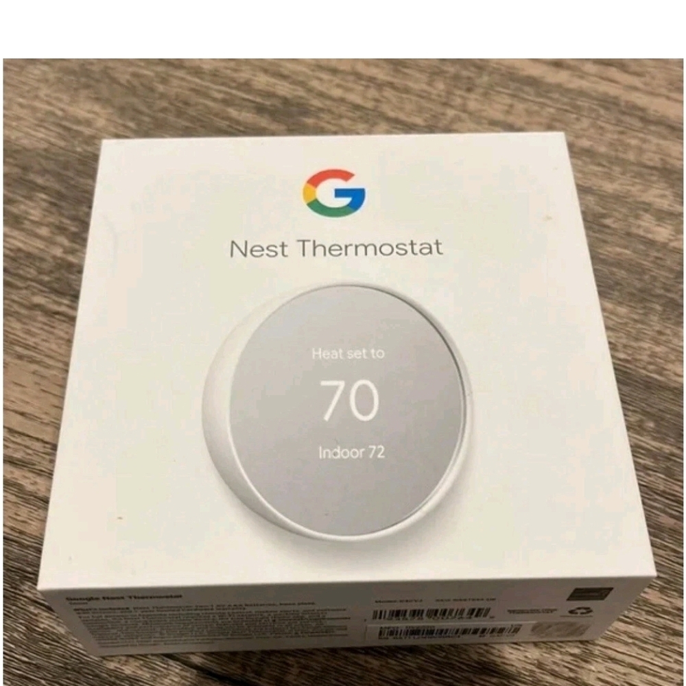 Google Nest Thermostat in White and Gray